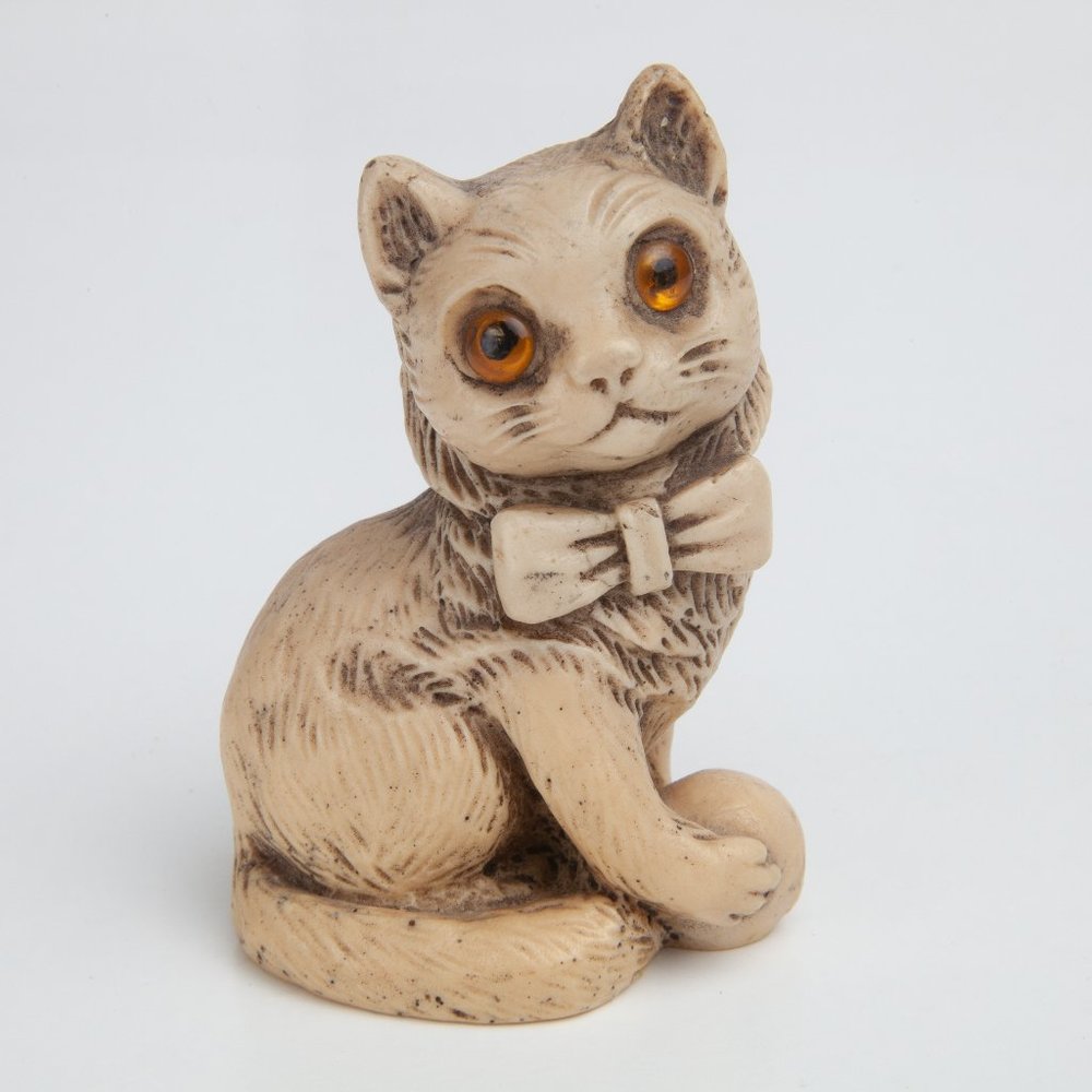 Vintage Kitty Cat with Bow Tie Resin Figurine Made in England 3"